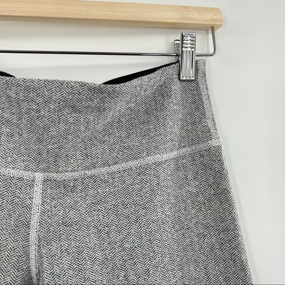 LULULEMON herringbone cropped Wunder under leggings size 6 - Picture 3 of 5